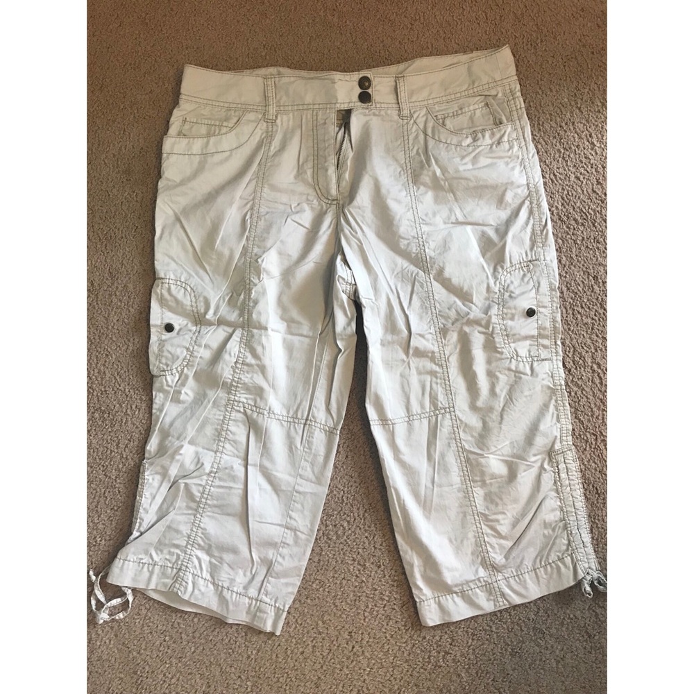 Khaki capris